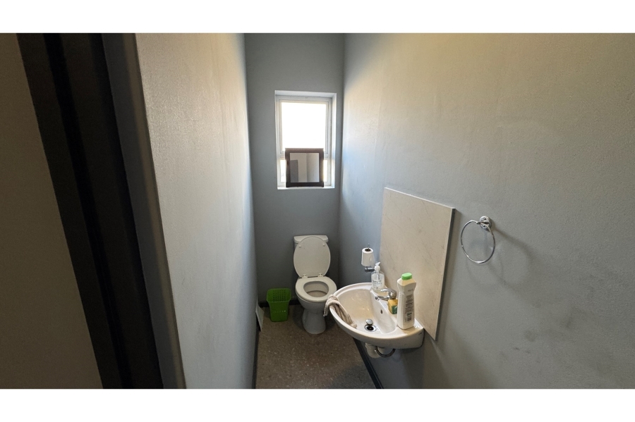 To Let commercial Property for Rent in Greenbushes Eastern Cape
